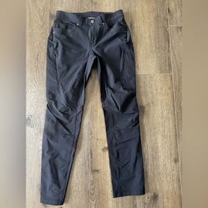 Duluth Trading School Women's Flexpedition Slim Leg Pants Black Pants Size 6/29